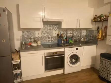 location appartement 3 pièces 47 m² à le beausset (83330)