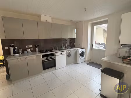 location appartement 3 pièces 81 m² à lamarque (33460)