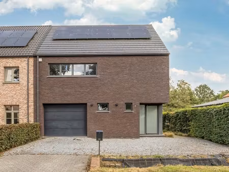 huis te koop in malle met 4 slaapkamers