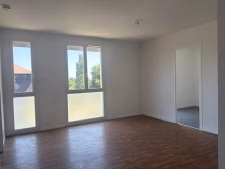 location appartement 2 pièces 50 m² à la châtre (36400)