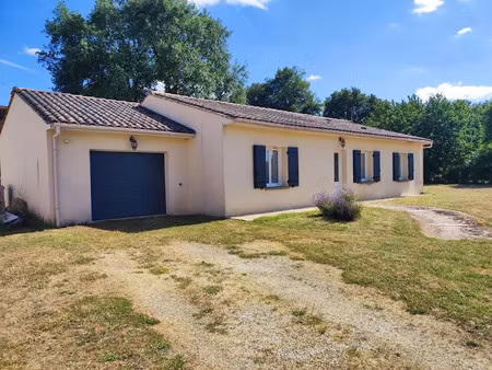 vente maison 3 pièces 104 m² à moulins-sur-tardoire (16220)  175 000 €