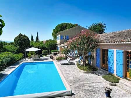 maison de caractère de 255 m² avec piscine et 7 chambres à 20 minutes de pézenas