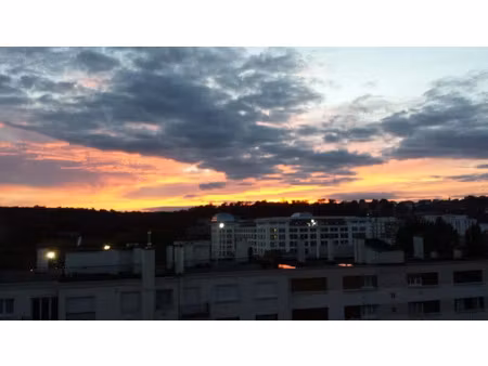location meublée appartement 2 pièces 46 m² à boulogne-billancourt (92100)  1 390 €