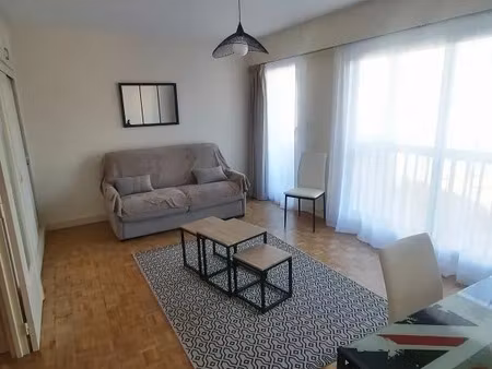 location appartement 1 pièce 32 m² à poitiers (86000)