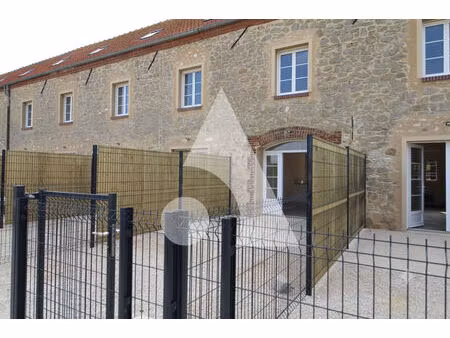 à louer  charmante maison 3 pièces (55 m²) 2 chambres au calme à barcy
