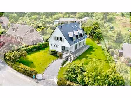 élégante villa rénovée avec vue unique sur la meuse