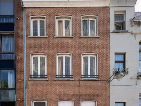 immeuble de rapport de 4 unités  idéalement situé !