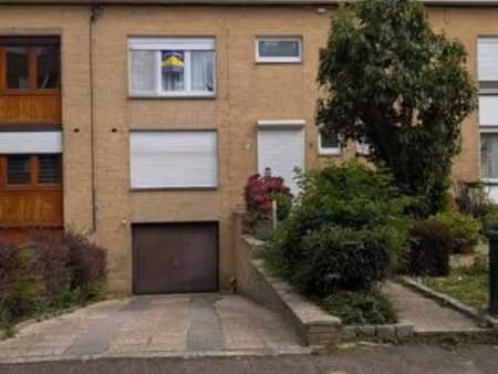 maison avec jardin et garage