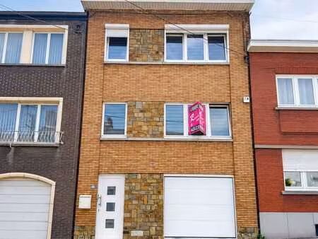 maison bel etage - 2ch - garage - terrasse - jardin