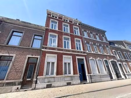 belle et spacieuse maison de maître avec extérieurs