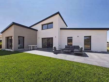 maison contemporaine de plain pied -156 m² - terrain 1040 m² - la roche sur yon