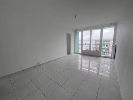 location appartement 3 pièces 65 m² à le havre (76610)