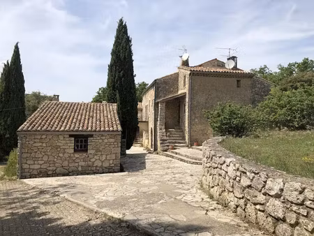 vente maison 0 pièces 500 m² à reillanne (04110)  1 050 000 €