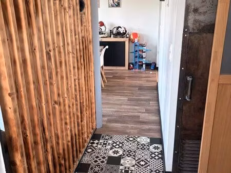 maison mitoyenne 3 chambres avec véranda sur l’arrière