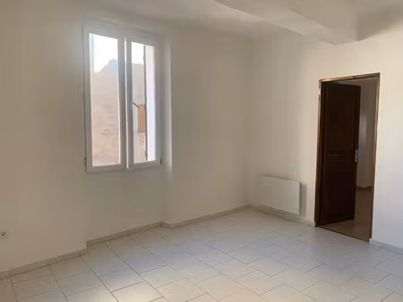 location appartement 2 pièces 28 m² à puget-ville (83390)