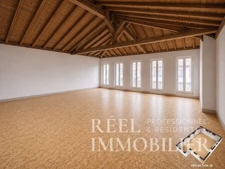 plateau à aménager de 80 m² - dernier étage - coeur de la basse ville