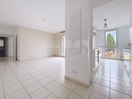 lyon 9 vaise industrie t3 68m² terrasse garage 289000€
