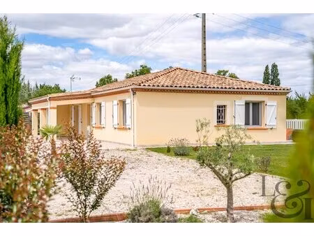 maison de plain-pied à sainte-livrade-sur-lot (lot-et-garonne  47 )