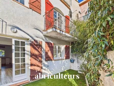 villa mitoyenne 89m2 avec jardin  3 chambres  combles aménagés et accès piscine – domaine.