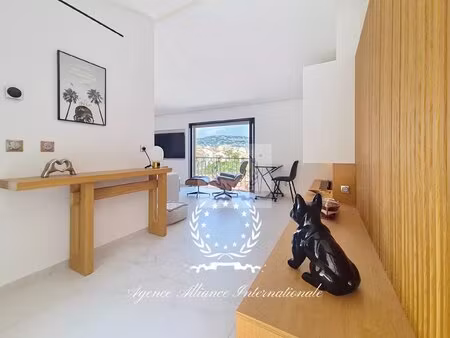 dernier étage d'exception de 100 m² – terrasse – vue mer & port