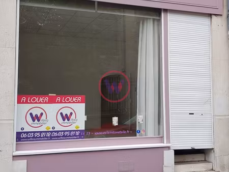 local professionnel avec vitrine