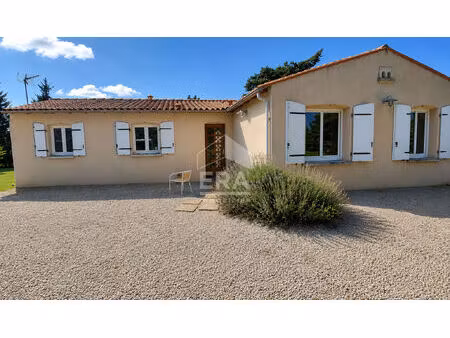 maison de plain-pied avec piscine et vue dégagée sur la campagne - écoyeux