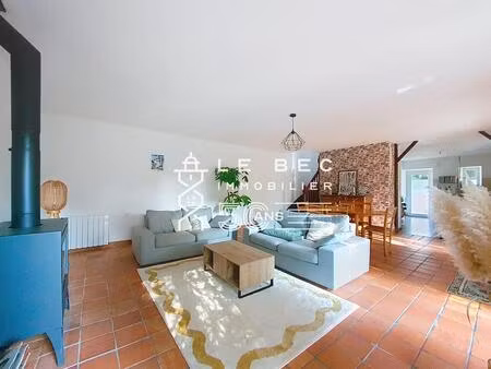 inzinzac-lochrist : jolie maison en pierres avec 4 000 m² de terrain