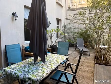 très joli appartement avec une terrasse de 35 m2