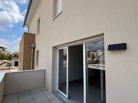 à louer – t2 meublé neuf de 50 m² avec balcon – saint-rémy