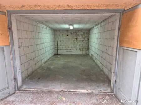 garage à louer