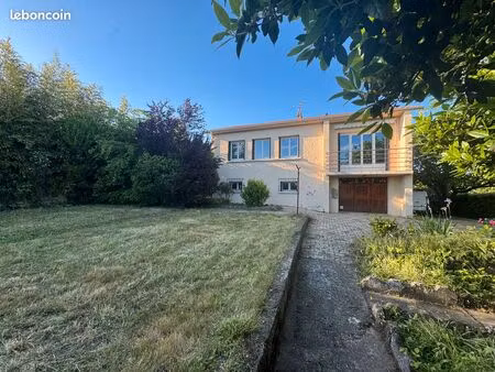 a vendre maison individuelle- 6 pièces - 106 m2 -69320 feyzin