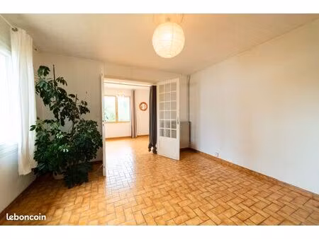 maison 3 chambres  terrain clos