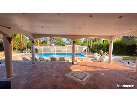 nord montpellier : villa 357 m² sur terrain de 5263 m2