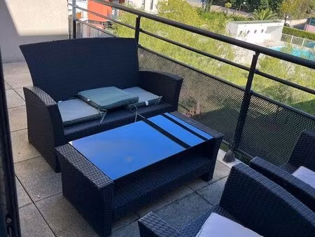 t2 meublé avec terrasse  garage et piscine – résidence sécurisée – la roquette-sur-siagne