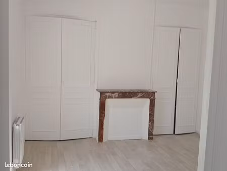 à louer au petit-quevilly  agréable appartement 2 pièces de 38 m²  entièrement refait à ne
