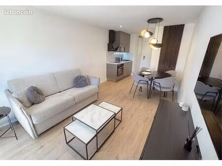 studio 24m² clim + terrasse + parking privé