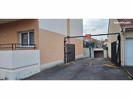 emplacement stationnement de parking 59/mois