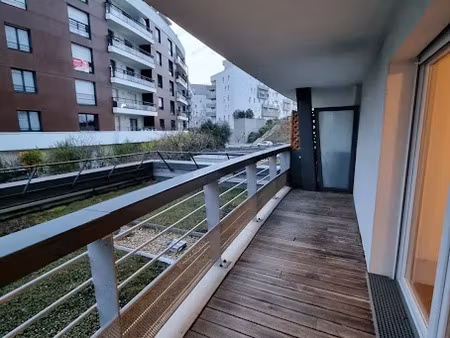 location appartement 2 pièces 49.41 m² à issy-les-moulineaux (92130)  1 393 €
