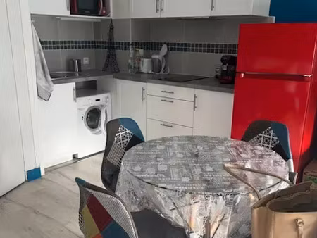 location meublée appartement 1 pièce 37 m² à paris 18ème (75018)  1 300 €