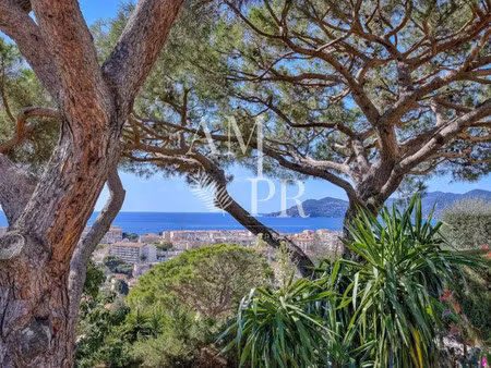 villa de luxe à vendre dans le quartier font de veyre