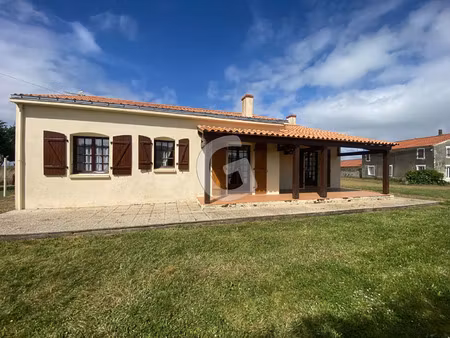vente maison 5 pièces 107 m² grues (85580)