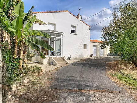maison en pierre à vendre sur montigné montfaucon