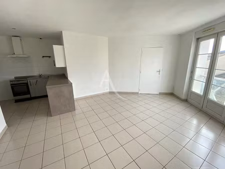 location appartement 2 pièces 47 m² à castelnaudary (11400)