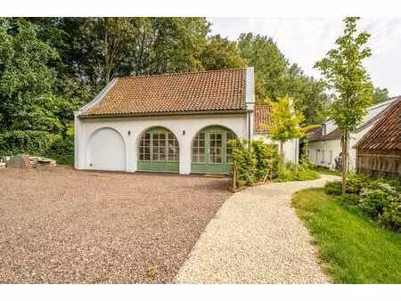 charmante maison située dans un cadre calme et verdoyant