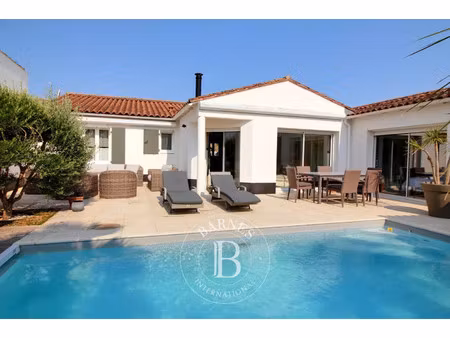 maison de luxe à vendre à la flotte