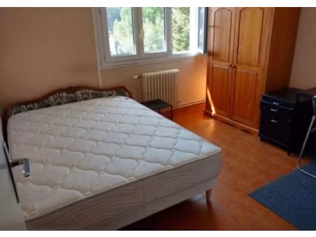 location appartement 1 pièce 74 m² à montpellier (34000)  330 €