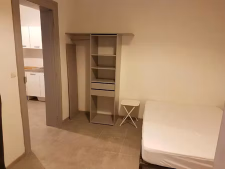 location meublée appartement 2 pièces 27 m² à montpellier (34000)  420 €