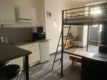 location meublée appartement 1 pièce 28 m² à pau (64000)  450 €