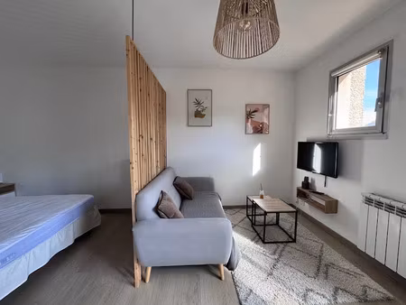 location meublée appartement 1 pièce 25 m² à bastia (20200)  500 €