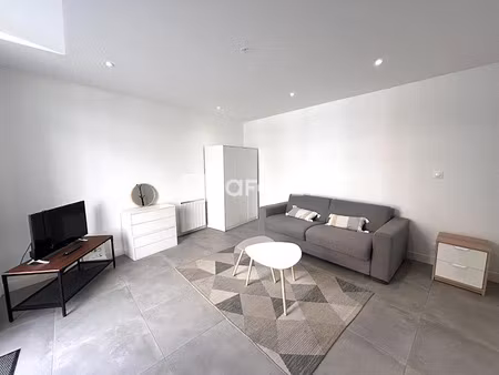 location meublée appartement 1 pièce 29.65 m² à l'isle-sur-la-sorgue (84800)  550 €